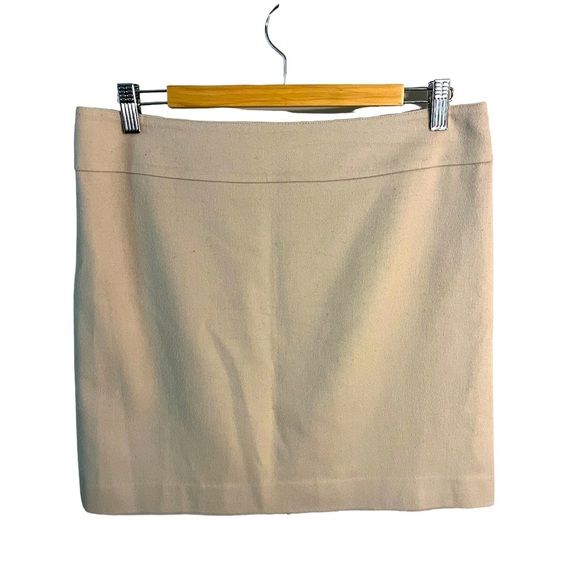 Ann Taylor Wool Blend in Creamy Beige Mini Skirt Women's sz 10P - Picture 1 of 6